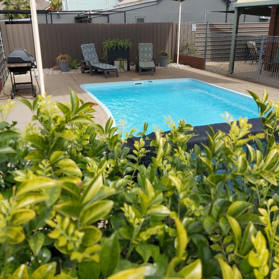 Country Mile Motor Inn Форбс Екстер'єр фото